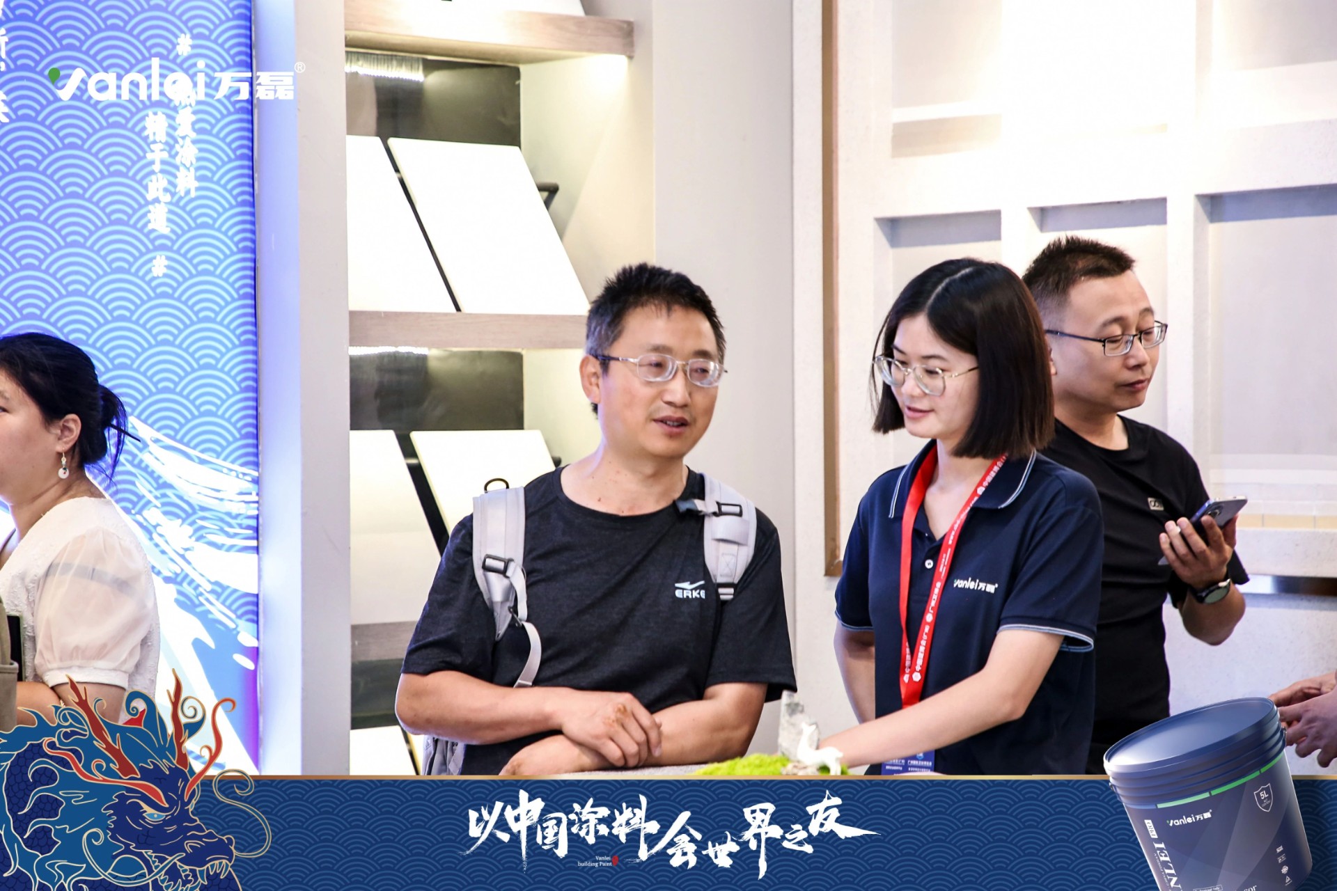 七年蟬聯(lián)展館人氣王！萬磊涂料，以中國(guó)涂料，會(huì)世界之友