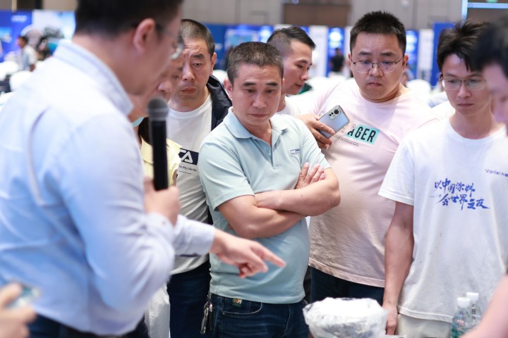 一場發(fā)布會(huì)，一場千人狂歡嘉年華 | 2025萬磊廣佛千人行完滿成功